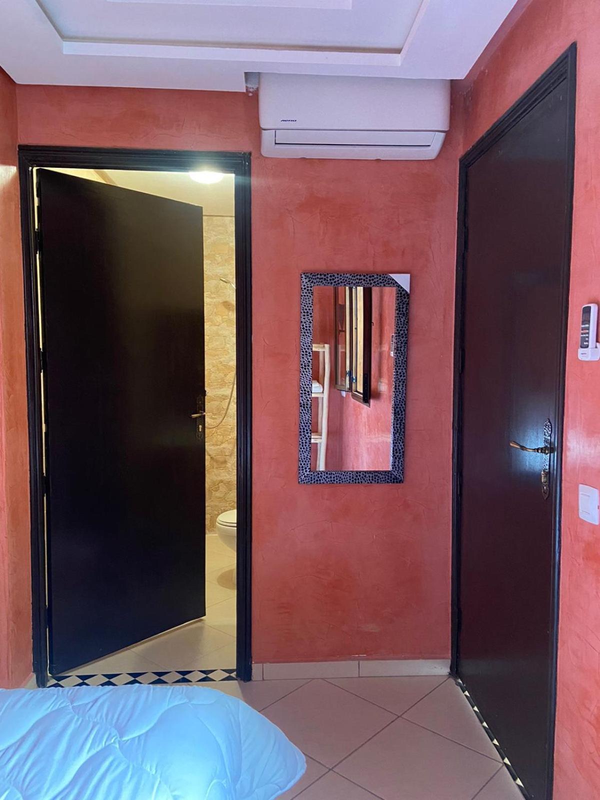 Private Riad 3Ch Salon, Terrasse Avec Jacuzzi , A Jemaa El Fna Marrakesh Bagian luar foto