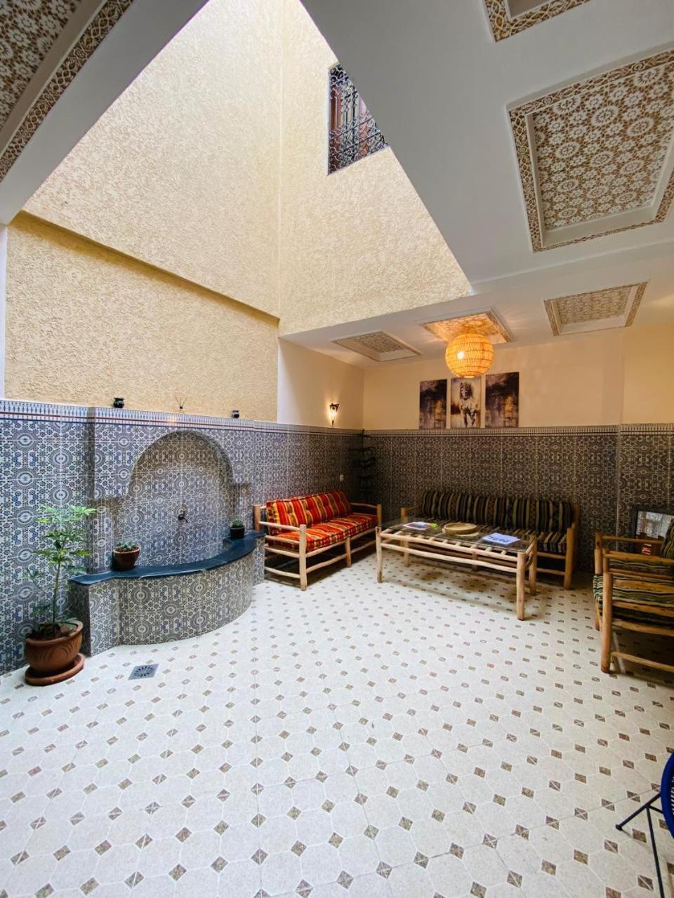 Private Riad 3Ch Salon, Terrasse Avec Jacuzzi , A Jemaa El Fna Marrakesh Bagian luar foto